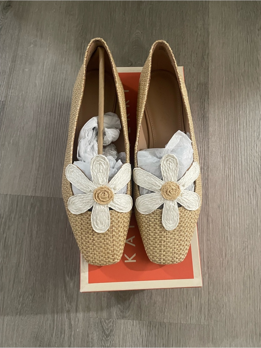 Katy Perry Collections Beige Straw Loafers with White Daisy